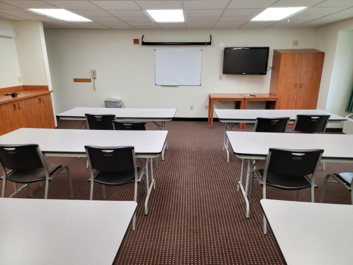 Microtel Inn & Suites By Wyndham Rice Lake Esterno foto