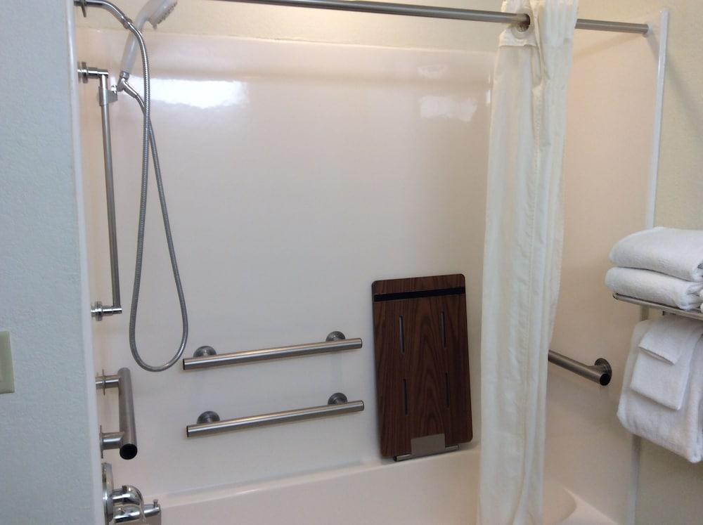 Microtel Inn & Suites By Wyndham Rice Lake Esterno foto
