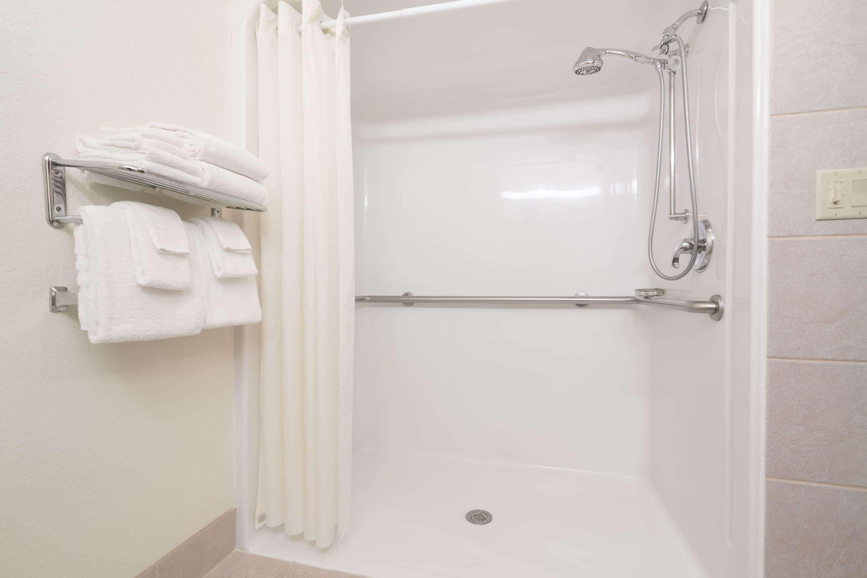Microtel Inn & Suites By Wyndham Rice Lake Esterno foto
