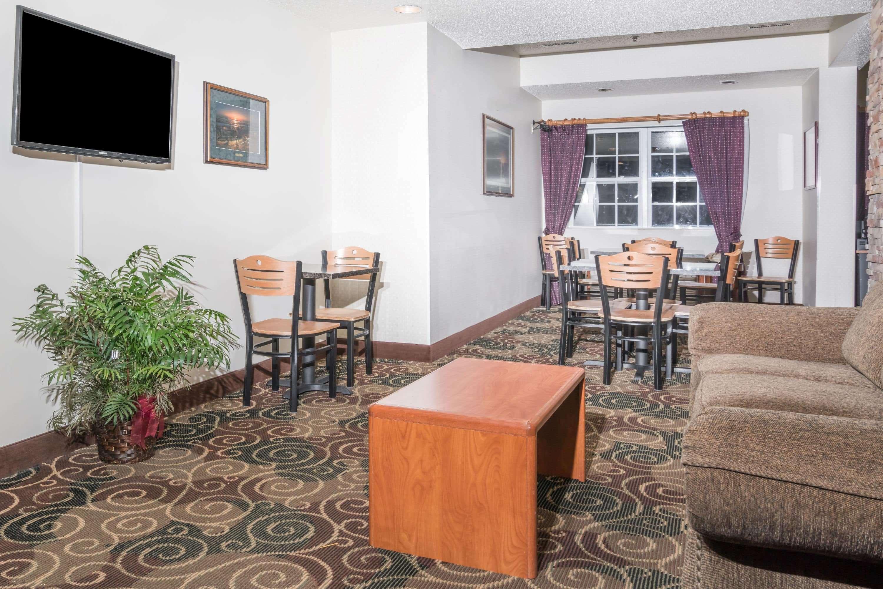 Microtel Inn & Suites By Wyndham Rice Lake Esterno foto