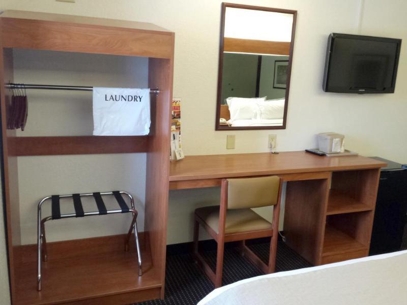 Microtel Inn & Suites By Wyndham Rice Lake Esterno foto